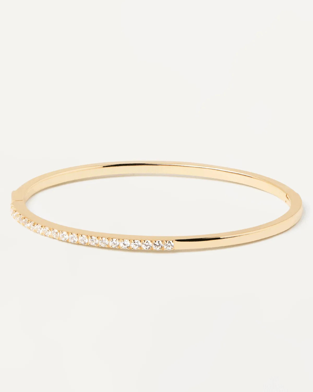Brazalete April de PdPaola, diseño elegante y delicado para la muñeca