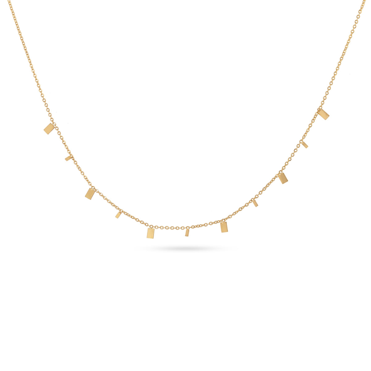 Collar Essentials Crave dorado en vista frontal, diseño con colgantes minimalistas