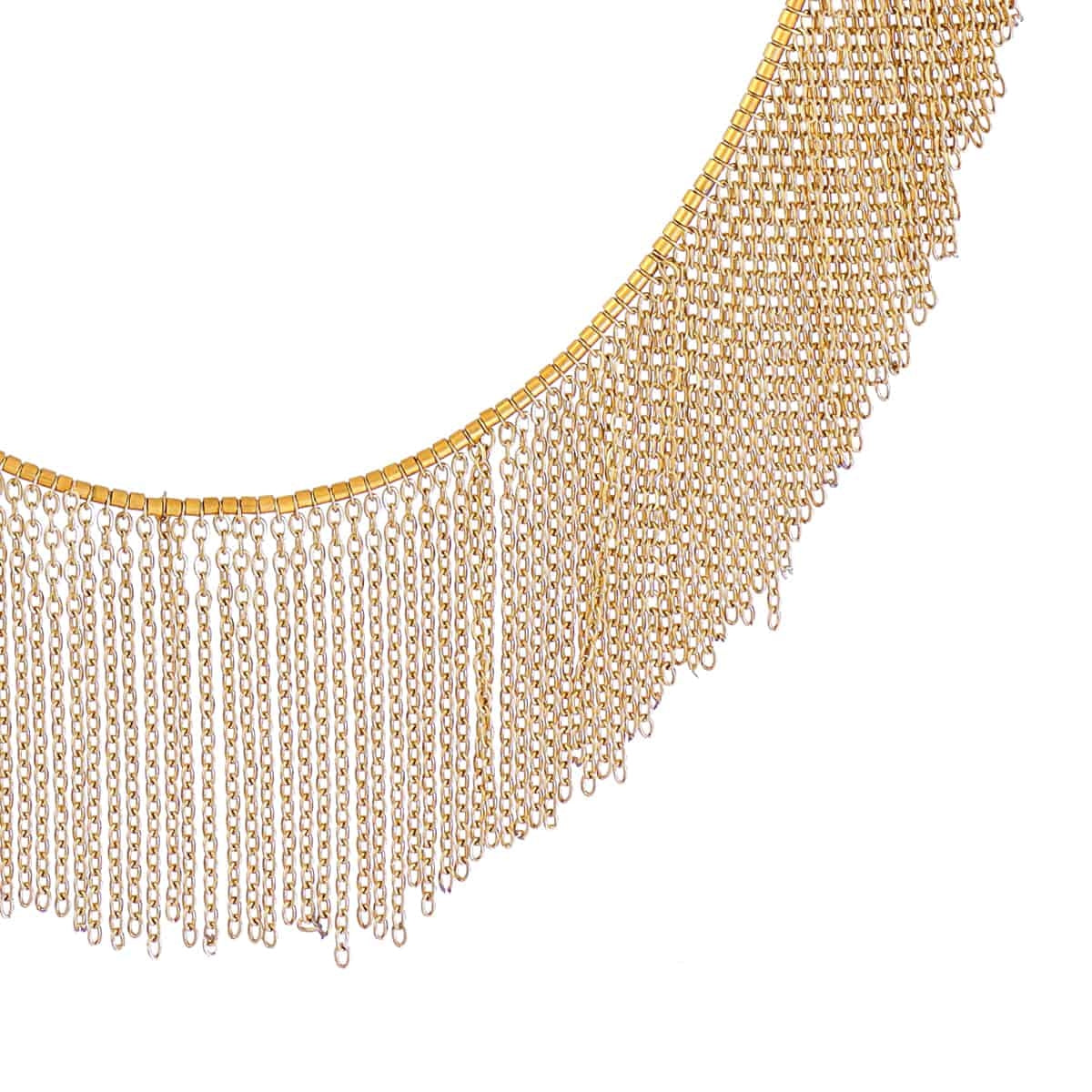 Detalle de los flecos de cadenas del Collar Rainfall Silmare dorado