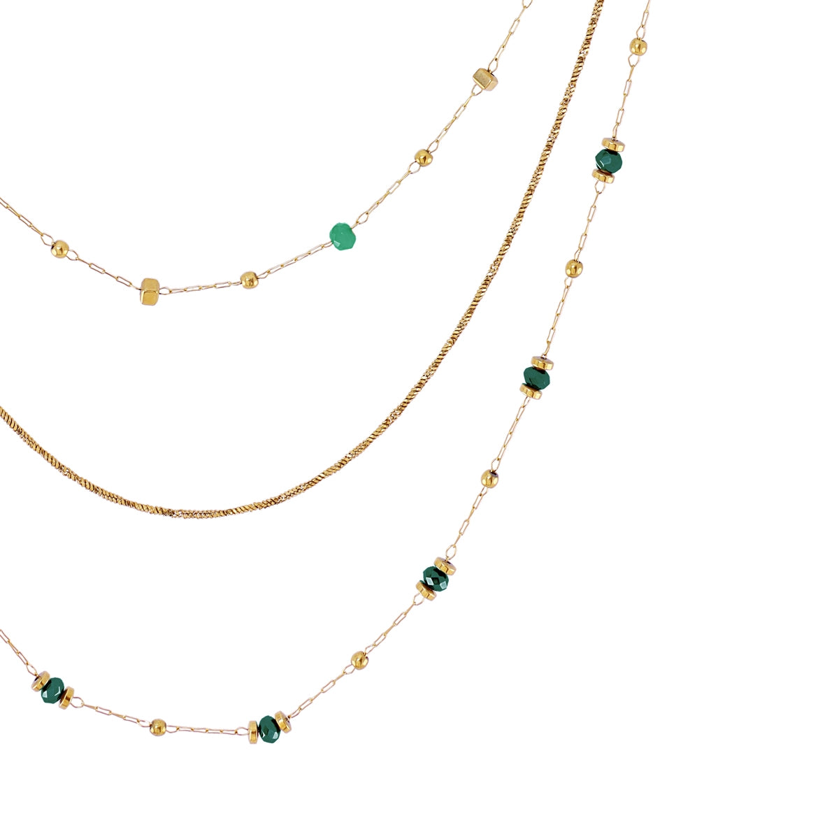 Detalle del collar Spirit Allay dorado con piedras de cristal en tonos verdes