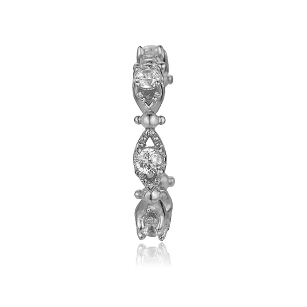 Ear Cuff Trenza y Circonitas en plata, de frente con trenza y circonitas