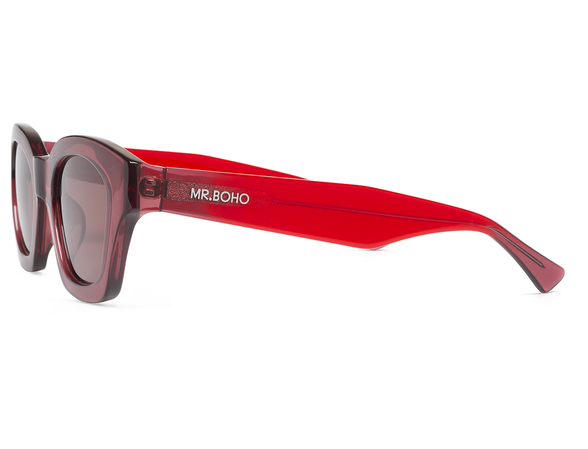 Gafas de sol Mr. Boho BARROSA 43Degrees en vista lateral, montura rosa burdeos translúcida