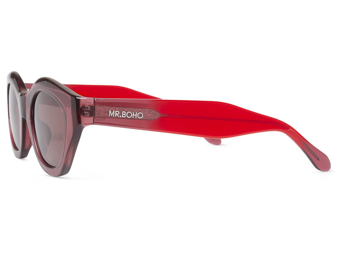 Gafas de sol Mr. Boho CONDESA 43Degrees en vista lateral, montura rosa burdeos translúcida