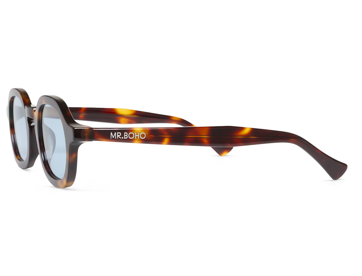 Gafas de sol Mr. Boho ELPATIO Walnut en vista lateral, montura de carey con lentes azul claro