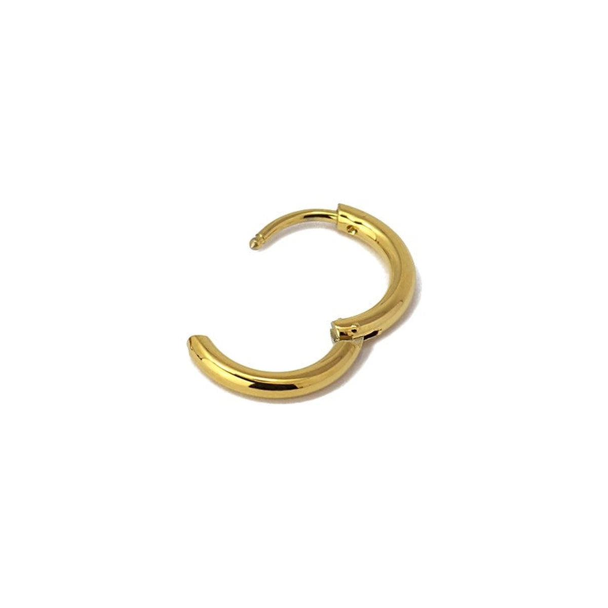 Pendiente Aro 14 mm de Acero en dorado, en diagonal con el aro abierto