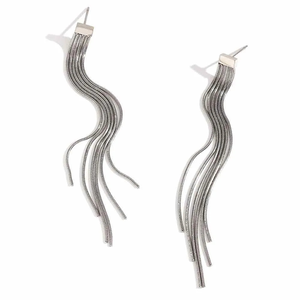 Pendientes largos con cadenas colgando en acero inoxidable, estilo moderno y versátil