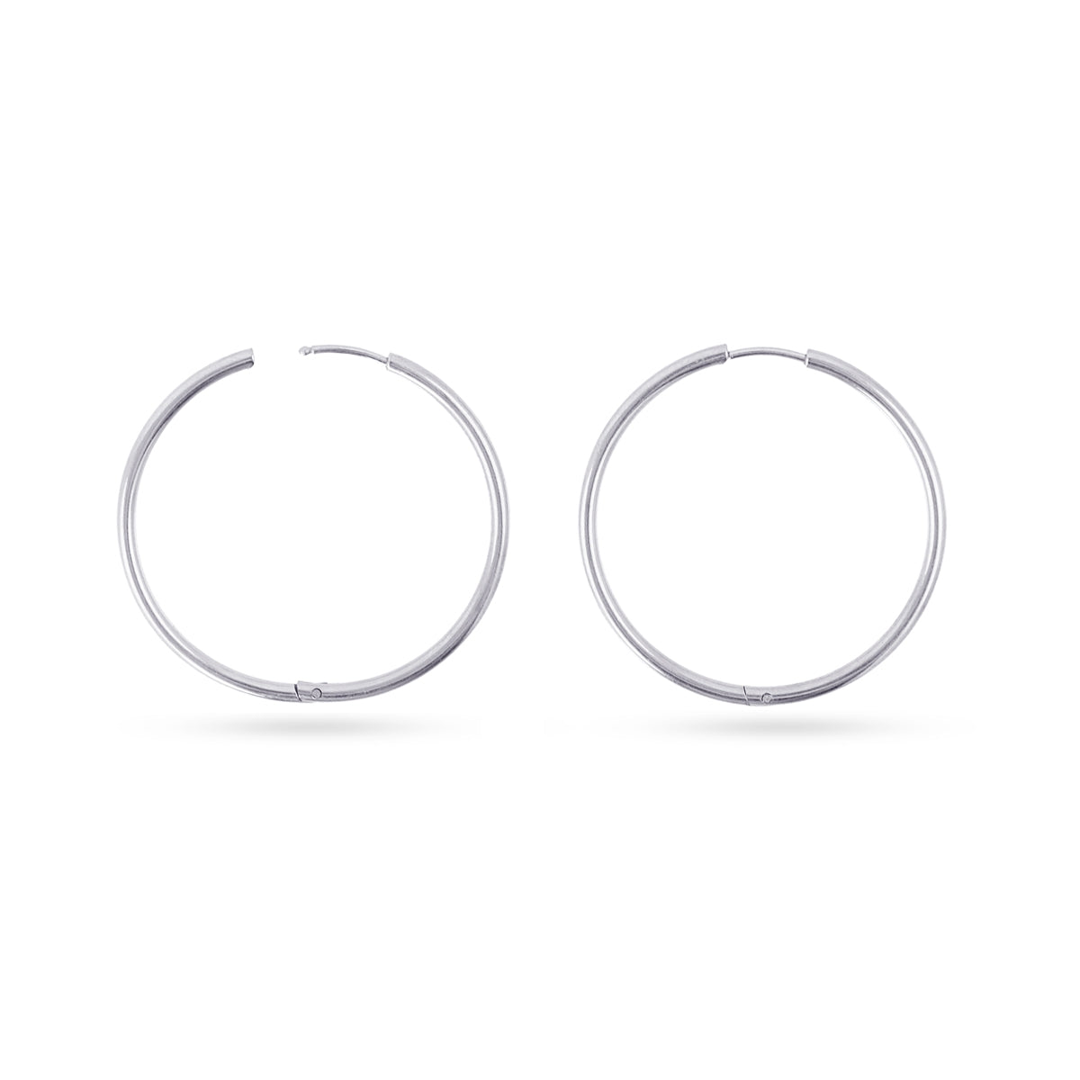 Aros Enteros de Clic 35 mm de Acero 316L en plateado, la pareja sobre fondo blanco