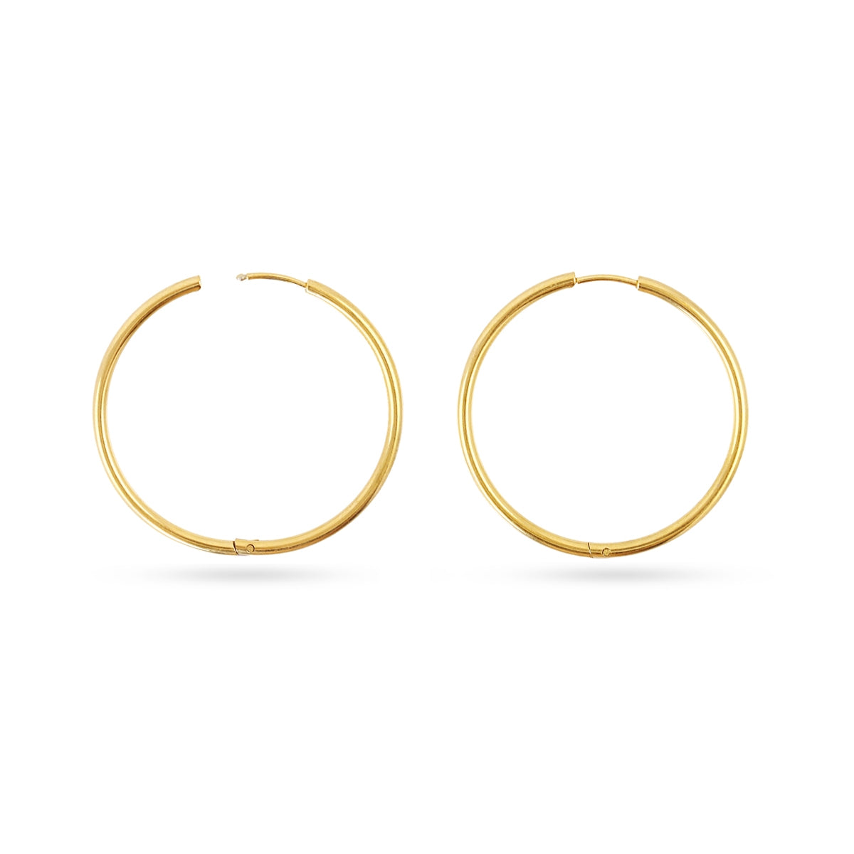 Aros Enteros de Clic 35 mm de Acero 316L en dorado, la pareja sobre fondo blanco
