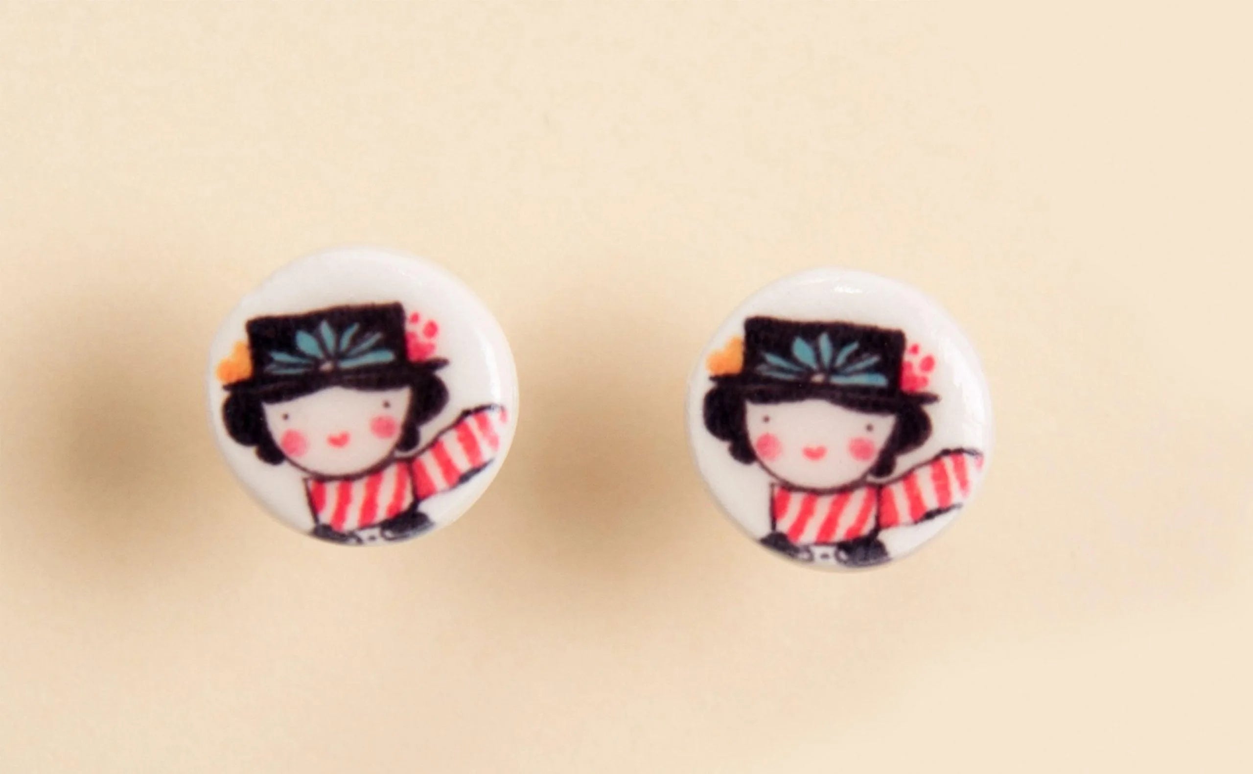 Detalle de Pendientes Mary Poppins de Manitas de Plata, pieza creativa para regalar