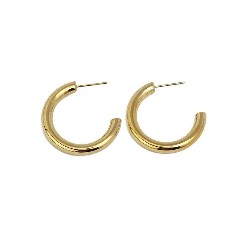 Vista adicional de los aros de acero anchos de 25 mm, accesorio básico y elegante