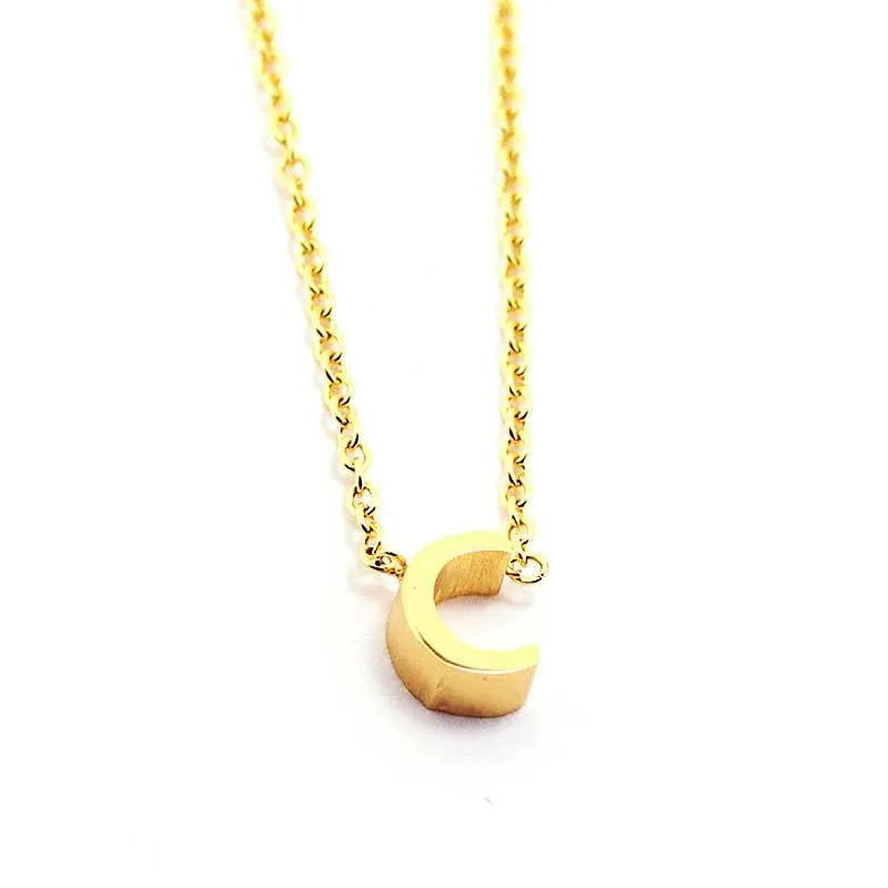 Collar inicial pequeña de acero, joya sencilla para regalar o llevar a diario