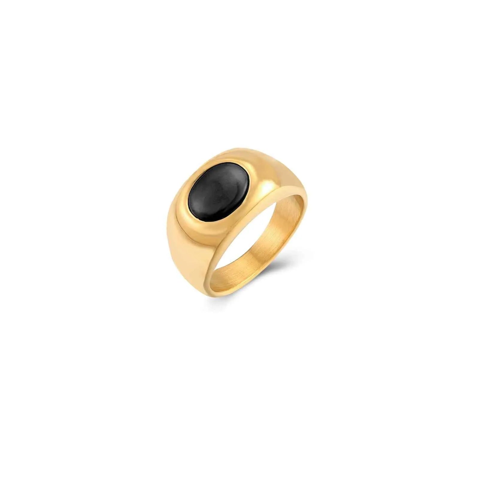 Anillo ovalado con piedras naturales visto de cerca, diseño llamativo para destacar la mano