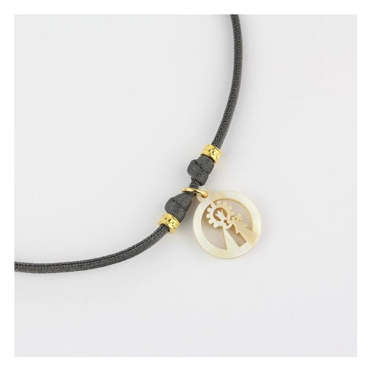 Collar Virgen de los Desamparados en licra elástica color marengo con medalla de nácar