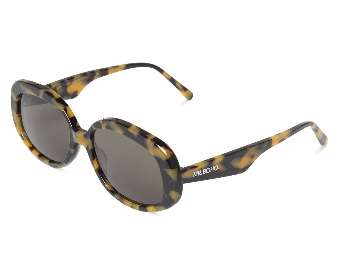 Gafas de sol Mr. Boho BORGER High Contrast Tortoise en vista oblicua, montura de carey ámbar y negro