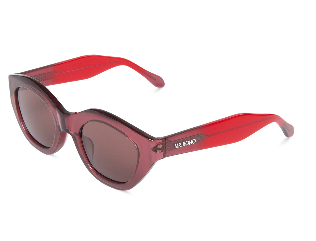 Gafas de sol Mr. Boho CONDESA 43Degrees en vista oblicua, montura rosa burdeos translúcida
