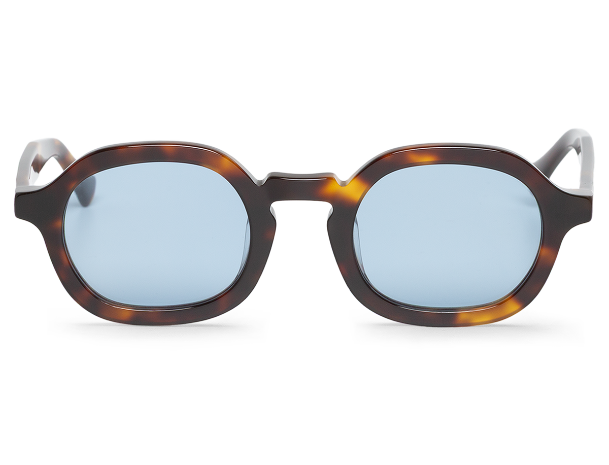 Gafas de sol Mr. Boho ELPATIO Walnut en vista frontal, montura de carey con lentes azul claro