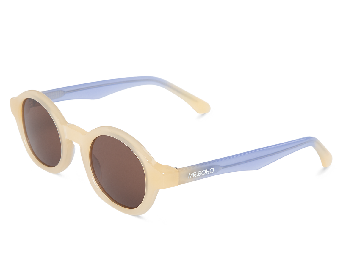 Gafas de sol Mr. Boho ONS 3Degrees en vista oblicua, montura color crema