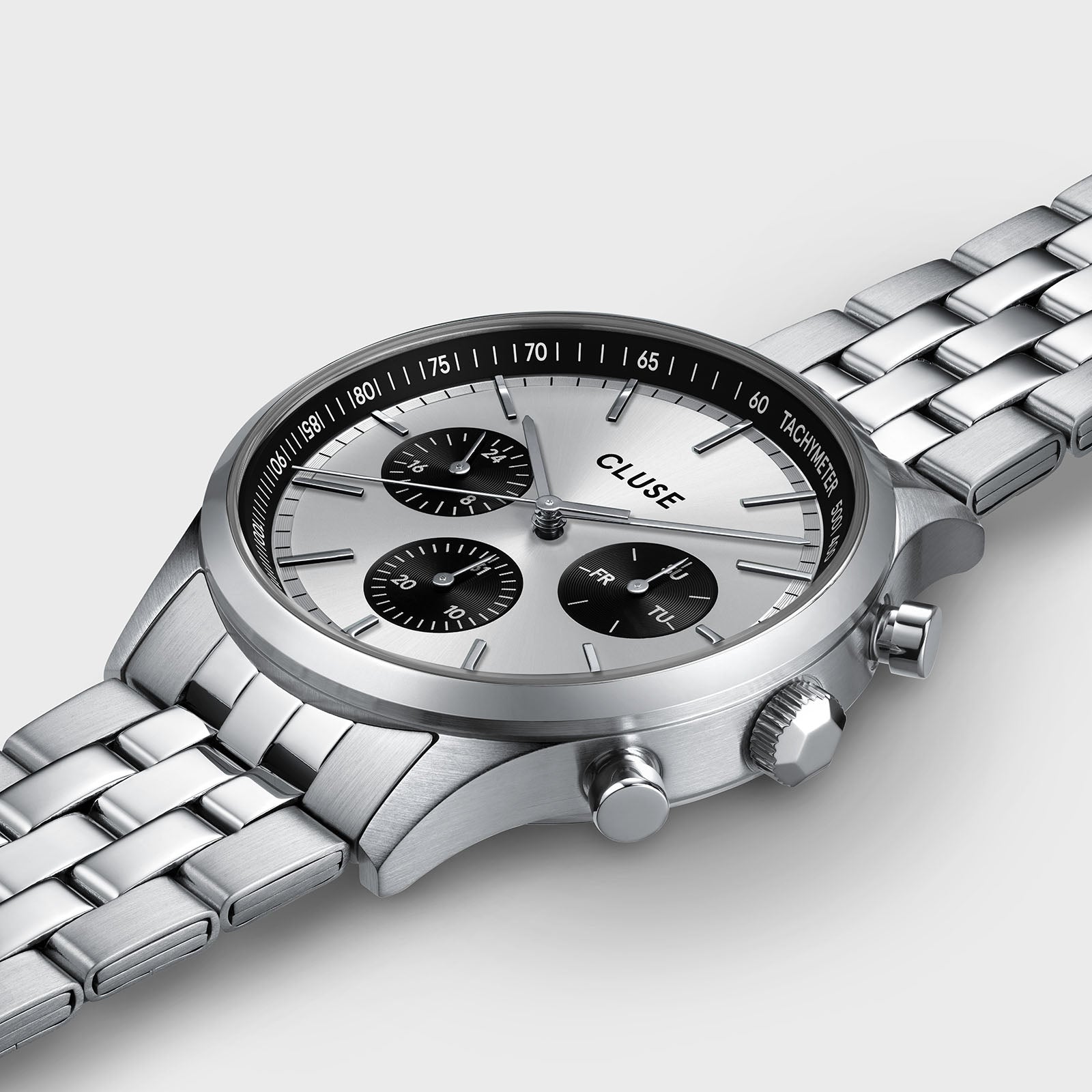 Vista lateral del Reloj Cluse Anthéor con correa de acero inoxidable plateada y diseño elegante