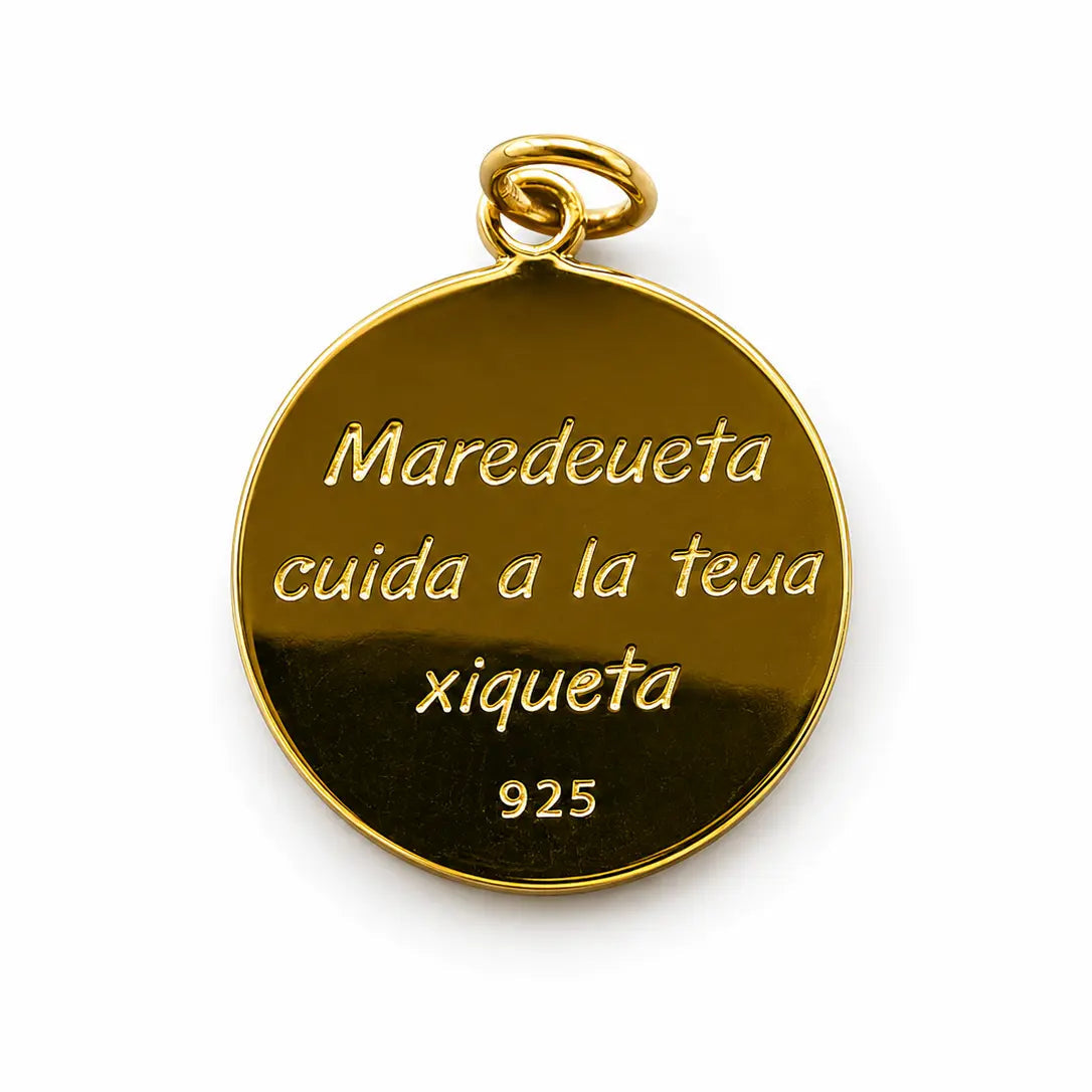Parte trasera de medalla Maredeueta Virgen de los Desamparados de 20 mm con chapado en oro