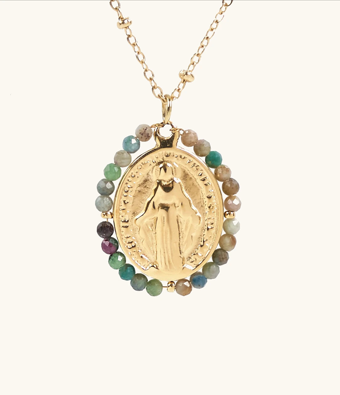 Detalle collar Virgen Milagrosa con epidote natural