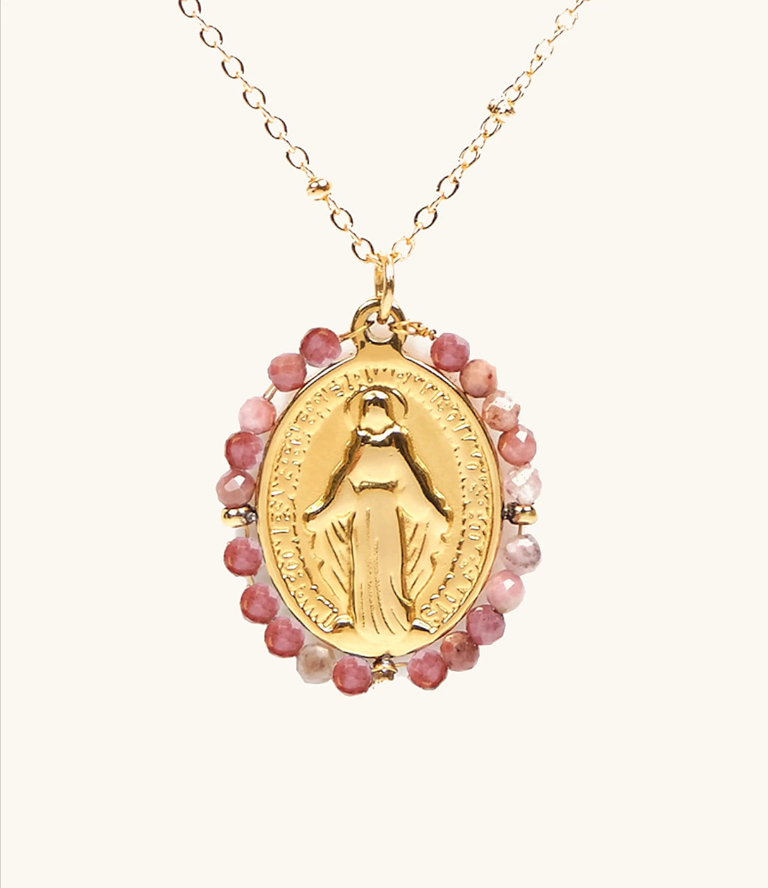 Detalle collar Virgen Milagrosa con rodocrosita natural
