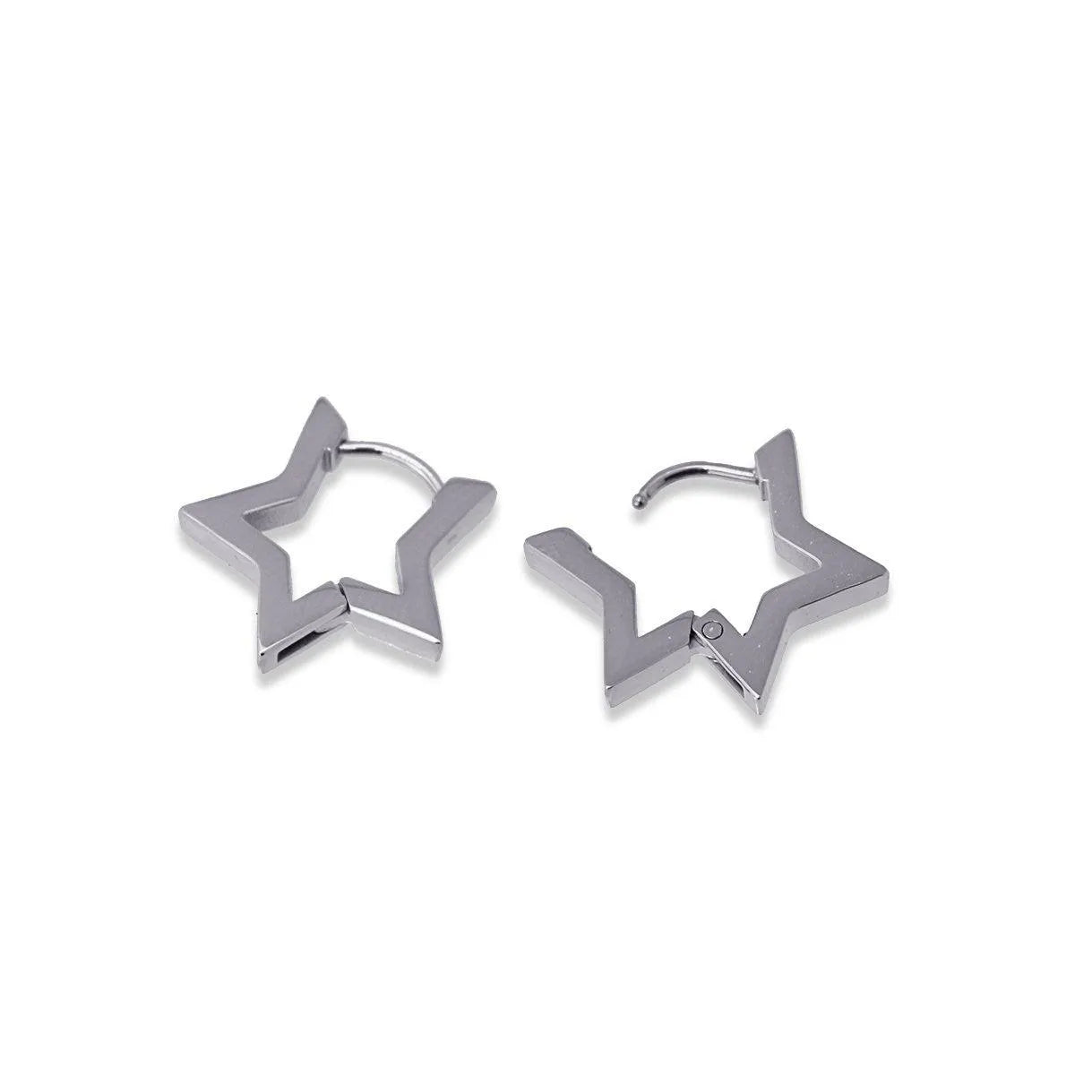 Pendientes aros con forma de estrella de 16 mm puestos en la oreja
