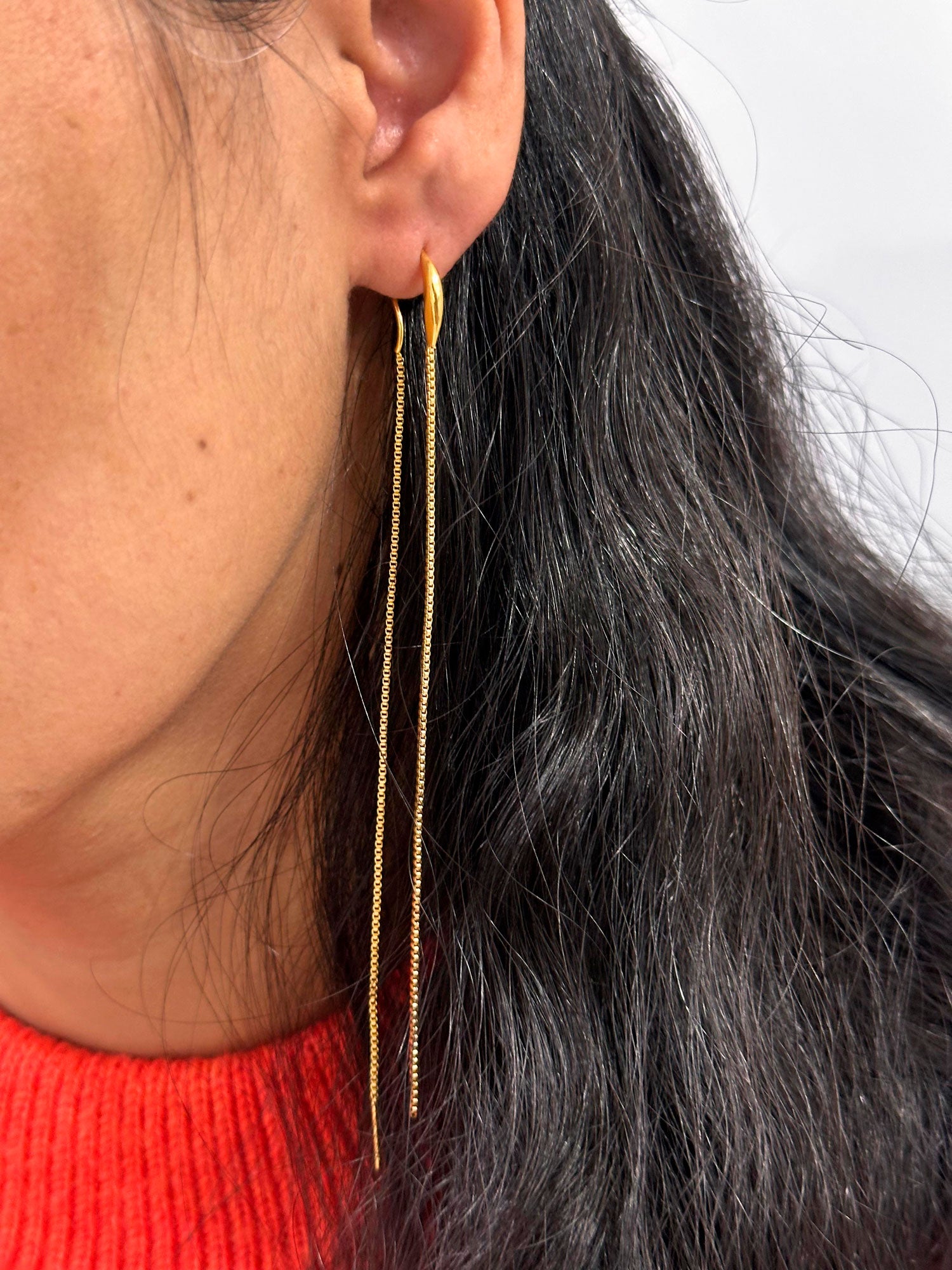 Pendientes de cadena larga en acero con baño de oro 18K, diseño fino con caída