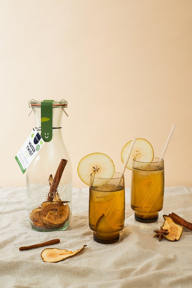 Twist de Agua con Manzana, Pera y Canela