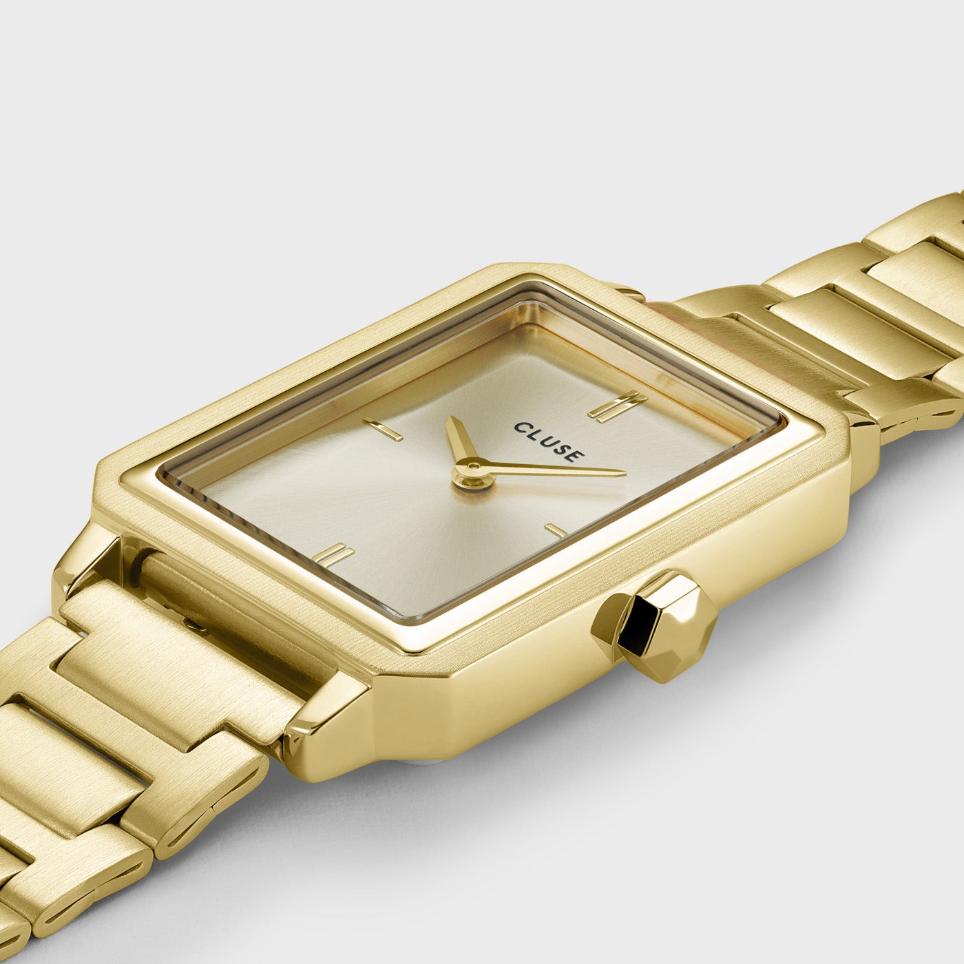 Detalle del reloj Cluse Fluette Full Gold, esfera y correa dorada