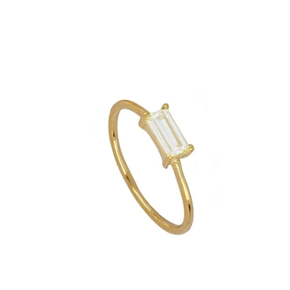 Anillo con circonita baguette de colores, pieza elegante para combinar