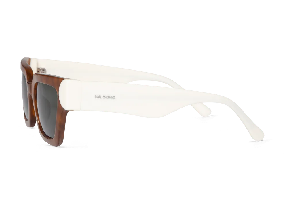 Gafas de sol Mr. Boho FRELARD Treat en vista oblicua, mostrando montura y lentes