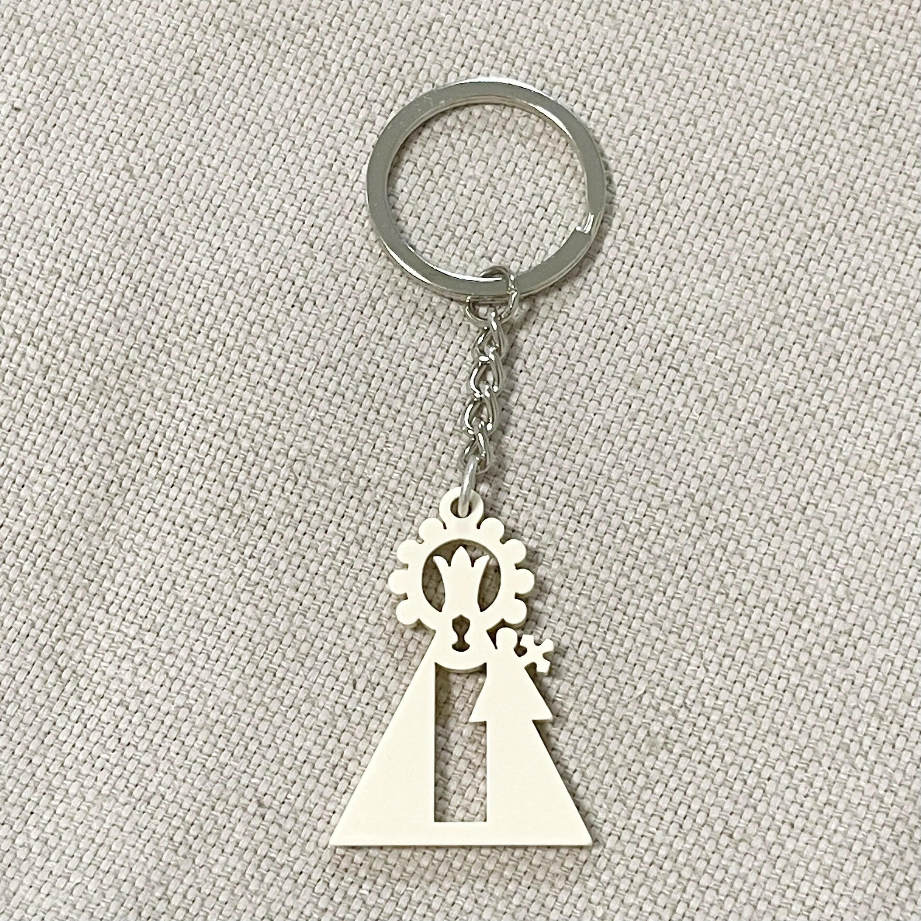 Llavero Virgen Desamparados en color crema — Cobalto Accesorios Valencia