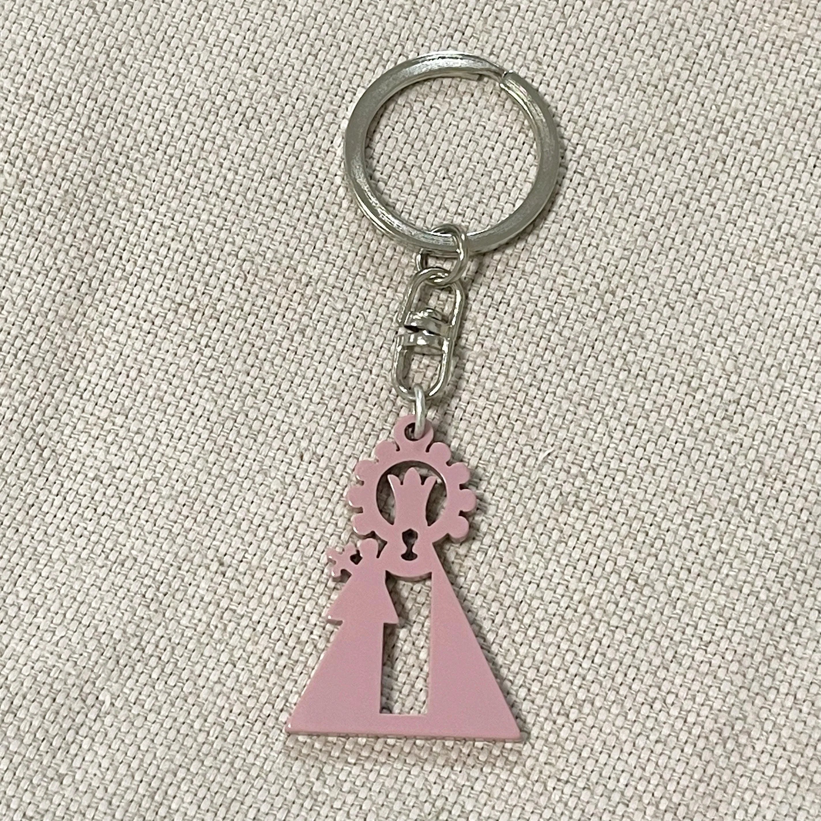Llavero Virgen Desamparados en tono rosa antiguo— joyería religiosa Valencia — Cobalto Accesorios