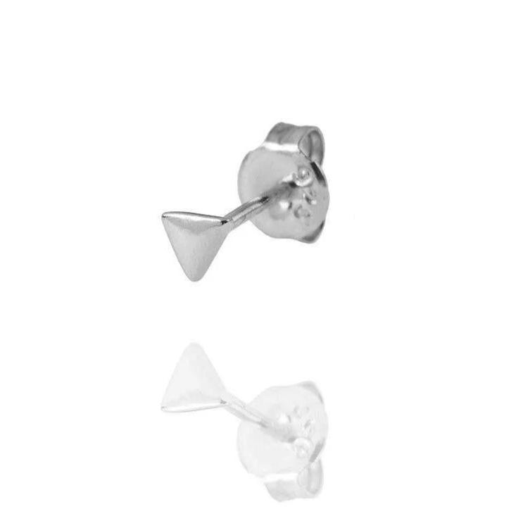 Pendiente Triángulo Pequeño – Plata de Ley 925, 2,5 mm - Cobalto Accesorios , Joyería Valencia