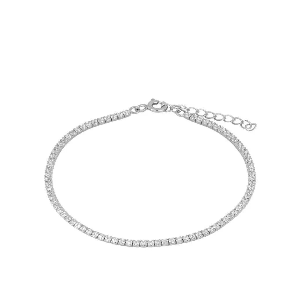 Detalle de la pulsera riviere con circonitas, pieza luminosa y fácil de combinar